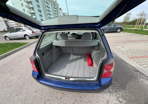 Volkswagen Passat cena 7500 przebieg: 312122, rok produkcji 2003 z Rzeszów małe 211